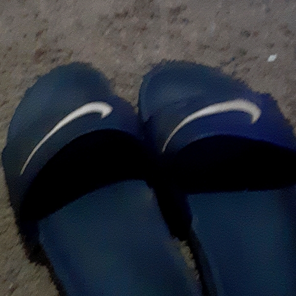 Black Nike Slides for boys - Picture 1 of 1